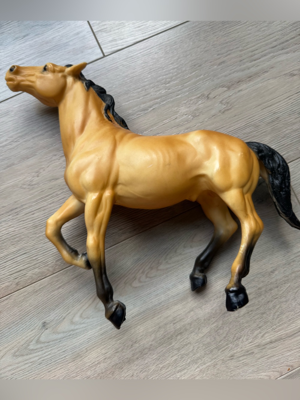 Breyer horse Vintage #87 Diablo in Buckskin